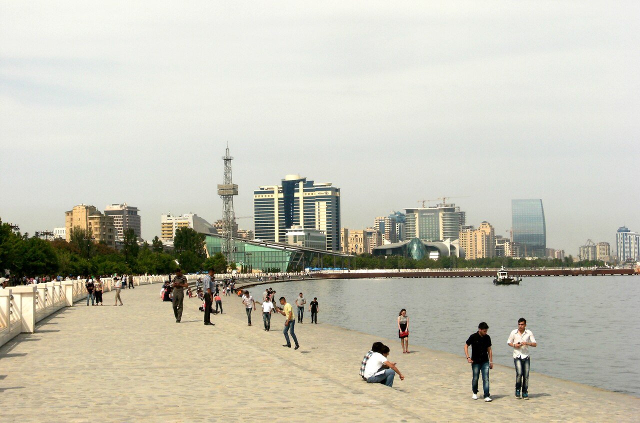 Baku Boulevard - WonderWay Travel