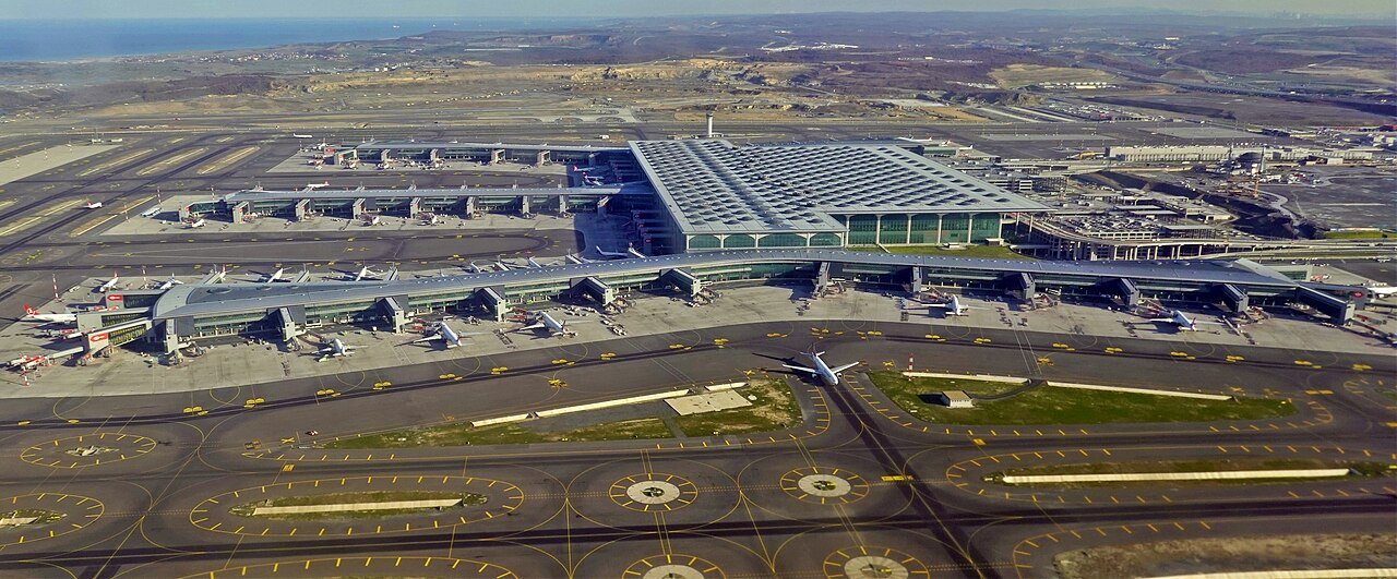 Choosing Airline Connections from Baku for Long-Haul Trips