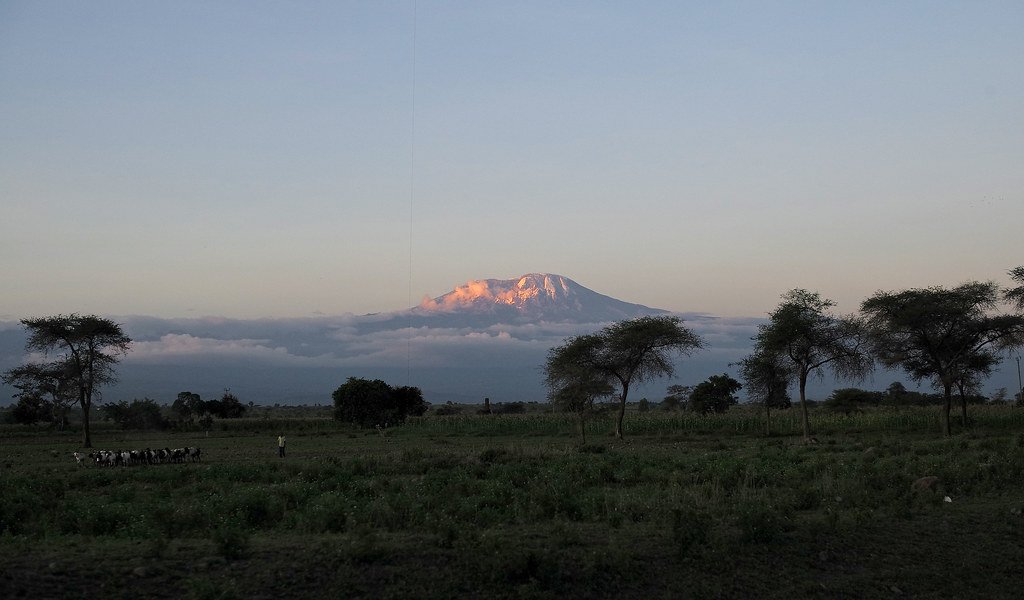 Kenya Landscapes: Nairobi, Rift Valley & Amboseli Views