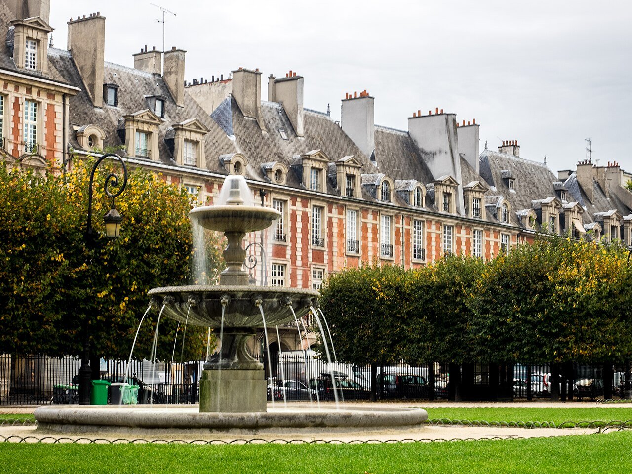 Place des Vosges - WonderWay Travel