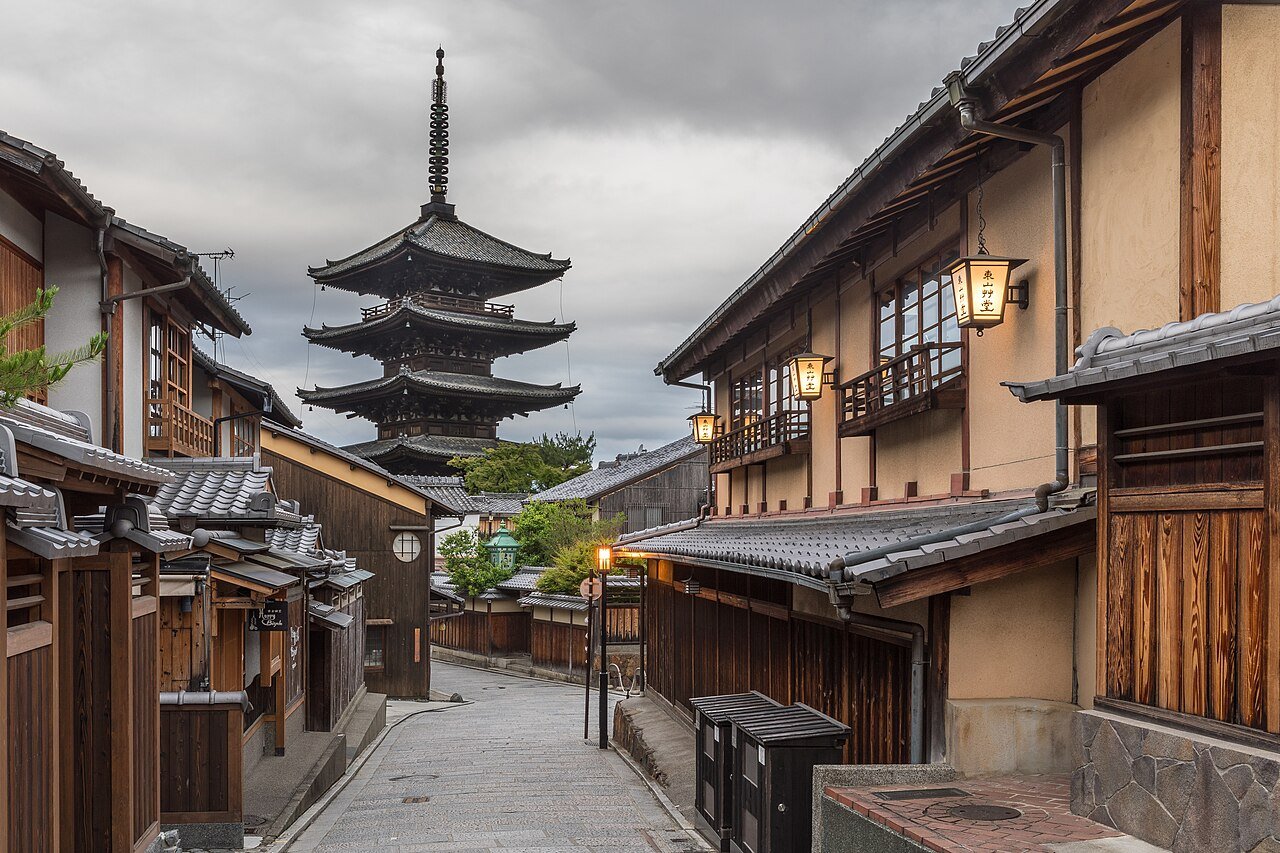 Yasaka Pagoda - WonderWay Travel